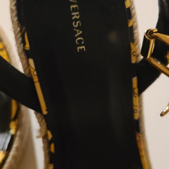 NEW AUTHENTIC VERSACE SHOES / SANDALS - Picture 4 of 7